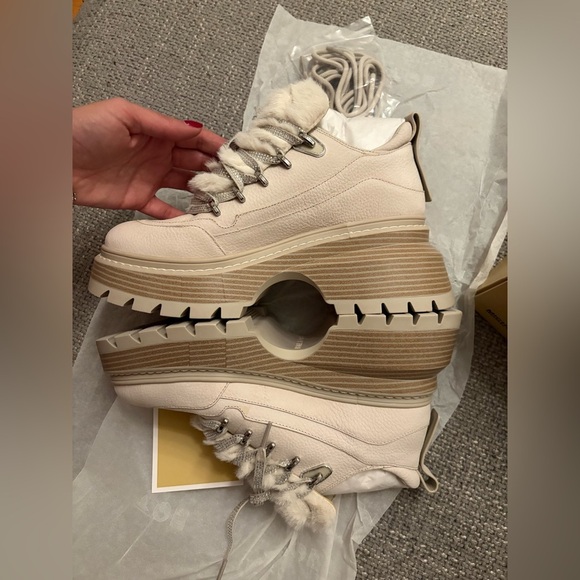 Michael Kors Shiloh Bootie Bone Platform Boots Real Leather Size U.S. 8.5 NWT - Picture 7 of 16